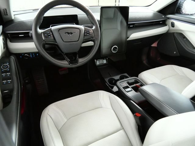 Used 2025 Red Ford Premium image 4