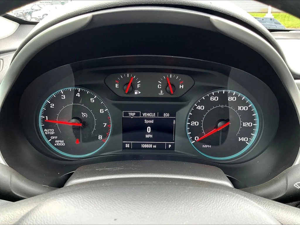 Used 2023 Gray Chevrolet LT image 17