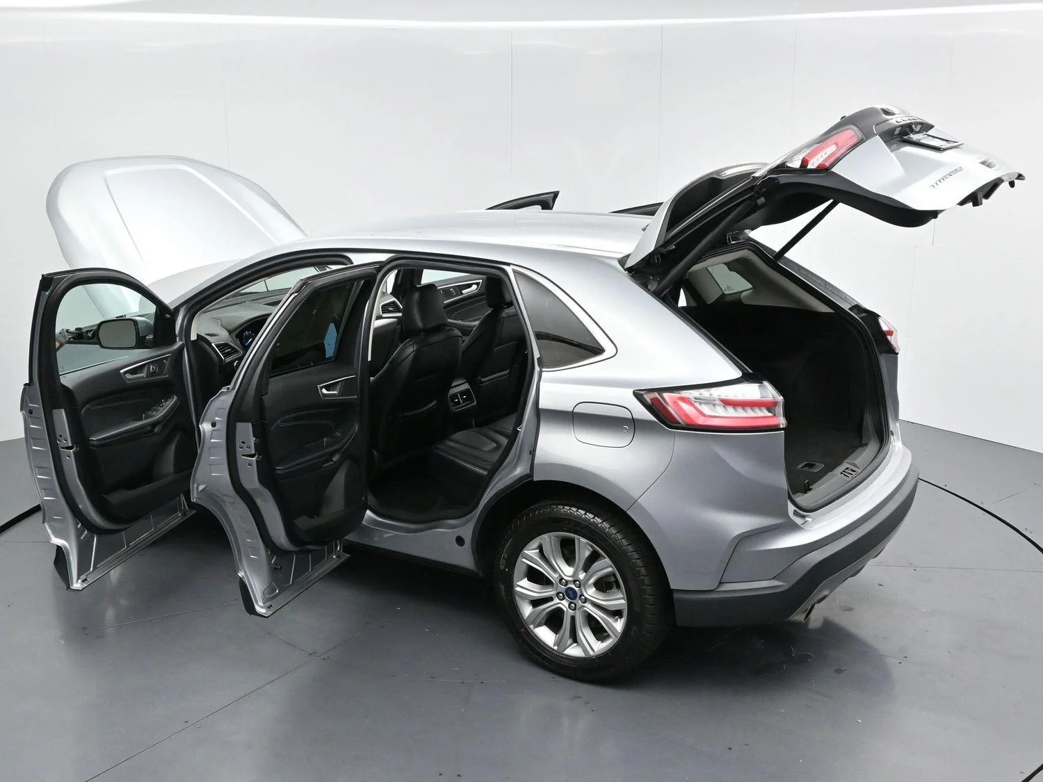 Used 2022 Iconic Silver Ford Titanium image 47