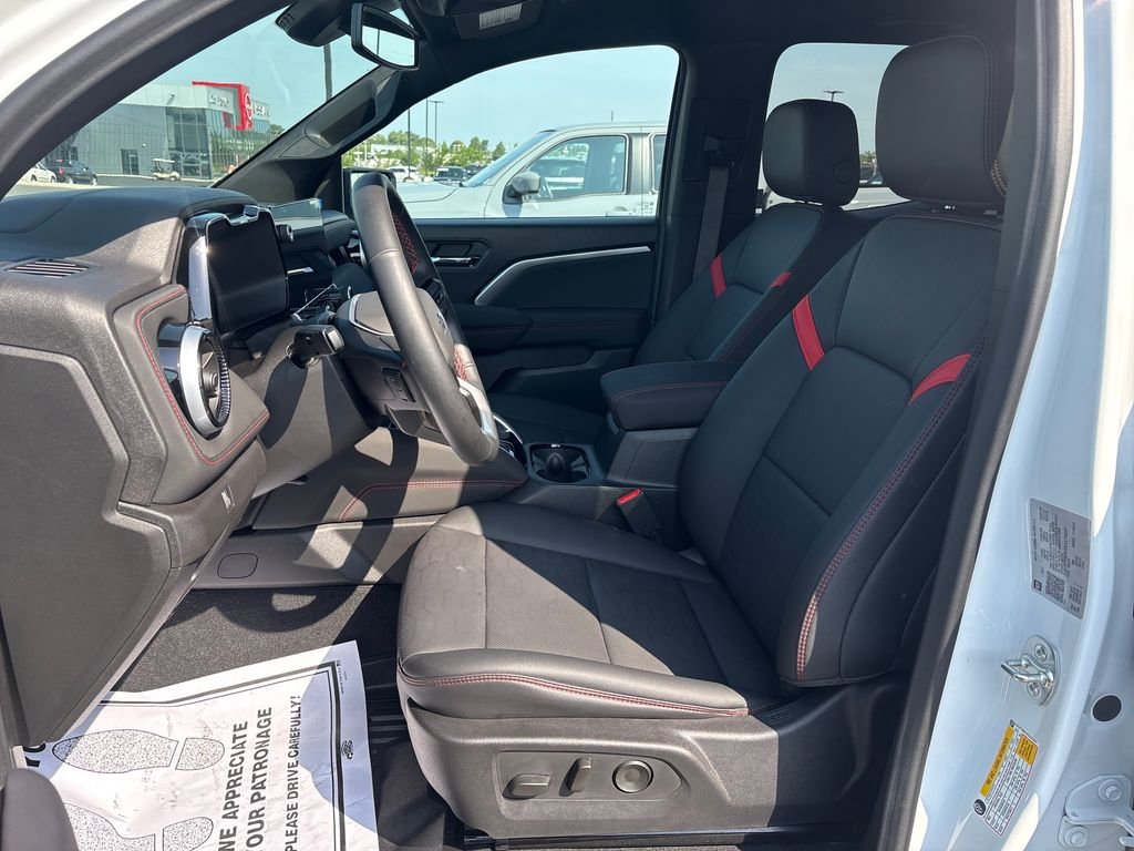 Used 2025 White Chevrolet Z71 image 13