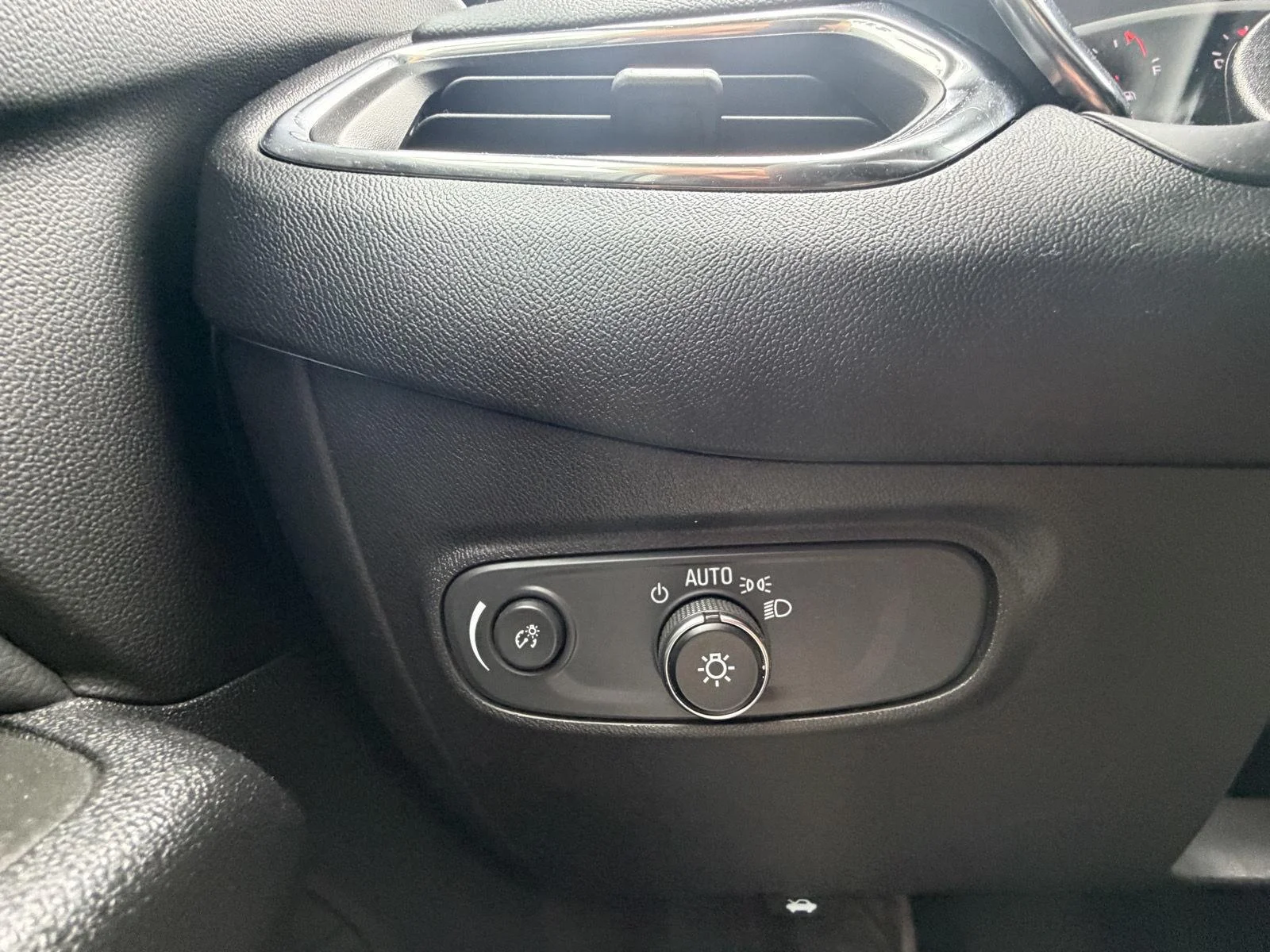 Used 2023 Summit White Chevrolet LT image 23