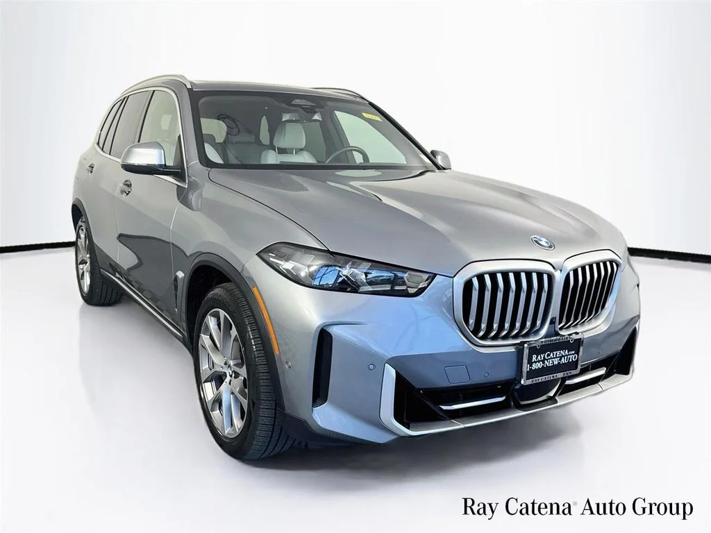 Used 2024 Gray BMW xDrive40i image 1