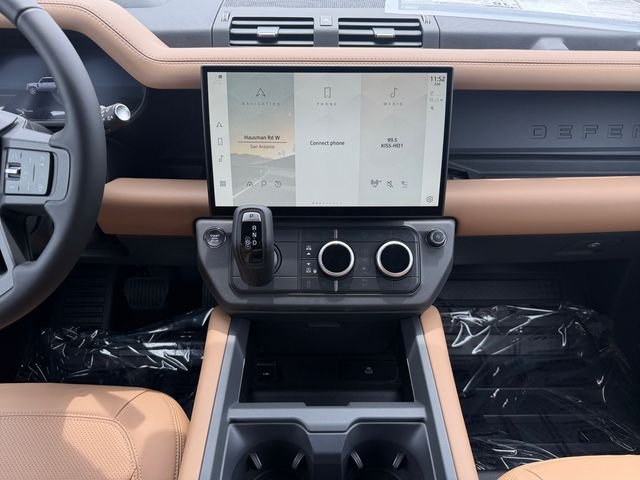 New 2026 Fuji White Land Rover X-Dynamic SE image 15