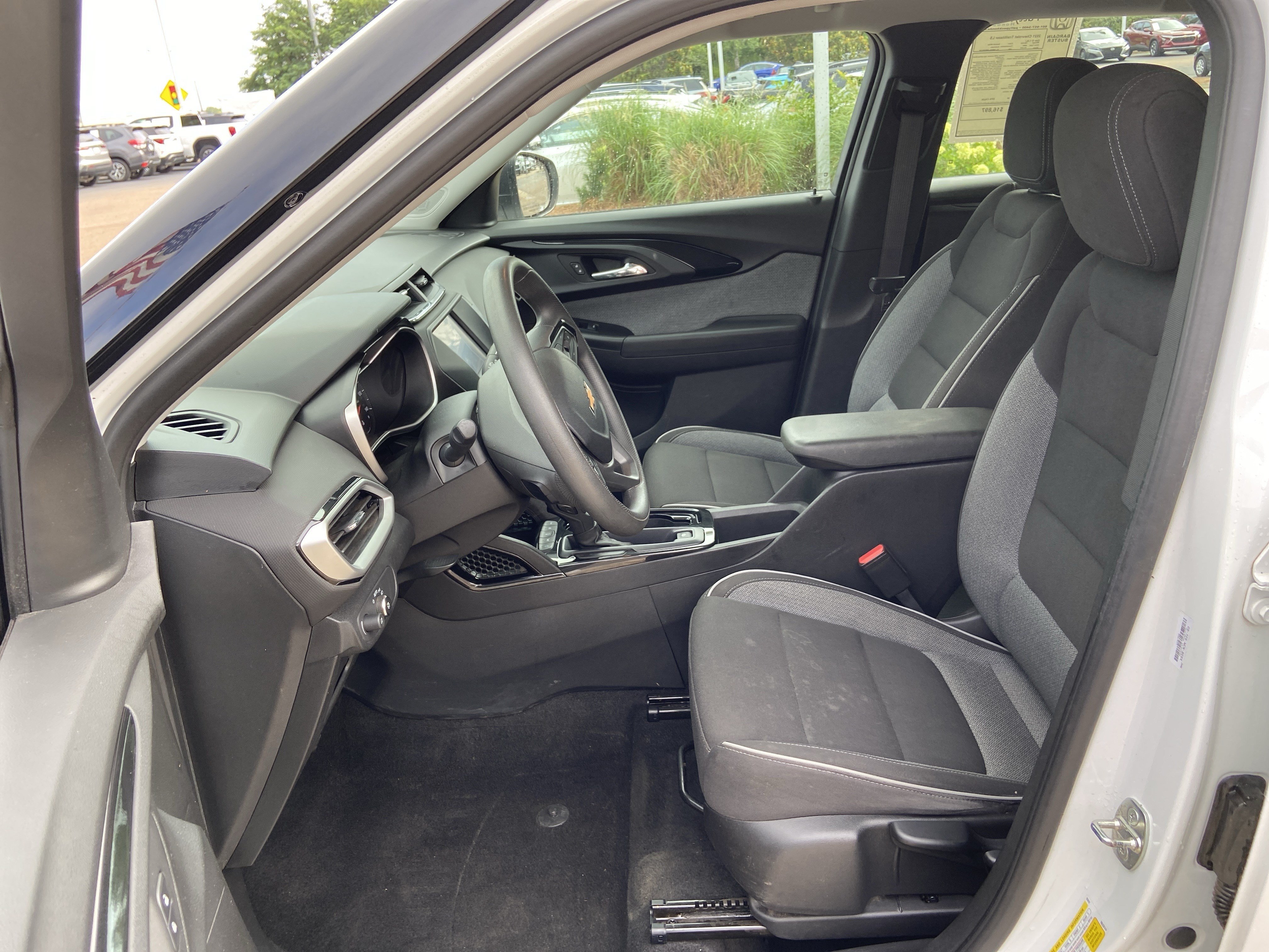 Used 2021 Summit White Chevrolet LS image 34