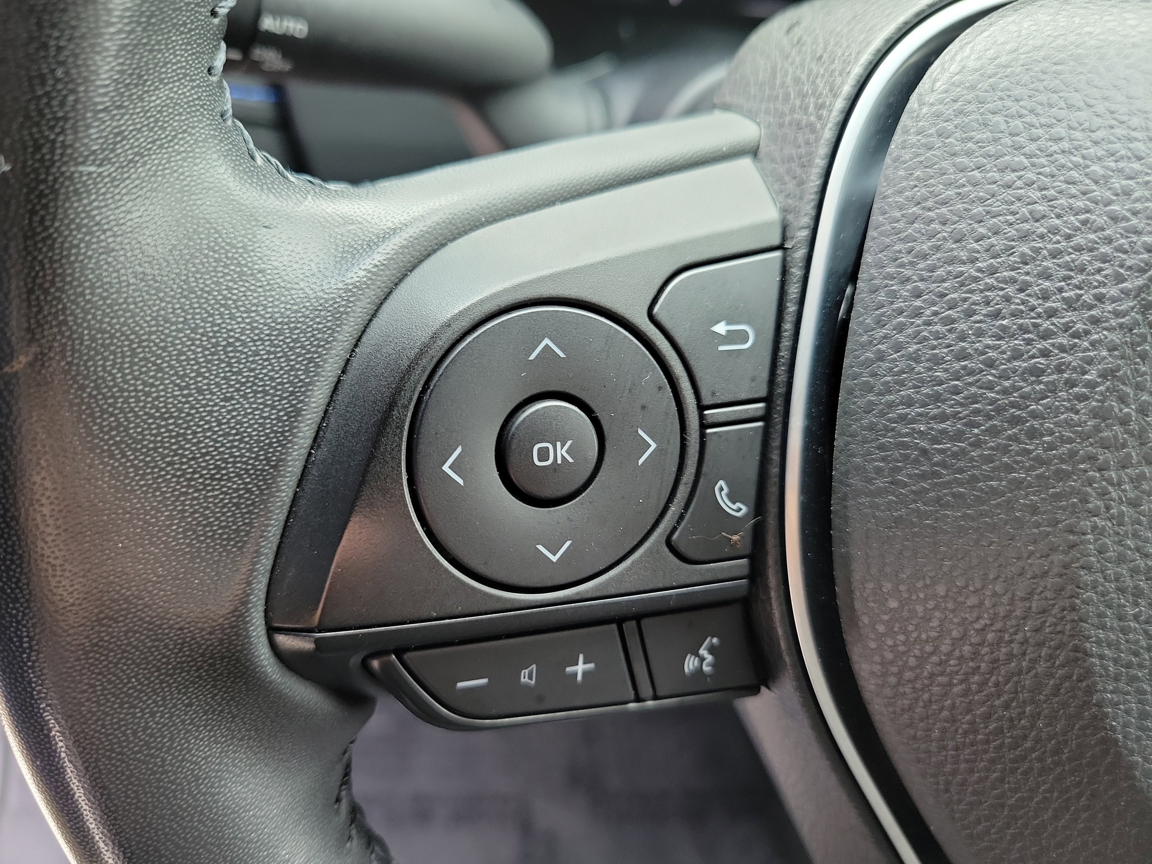 Used 2024 Magnetic Gray Metallic Toyota SE image 28
