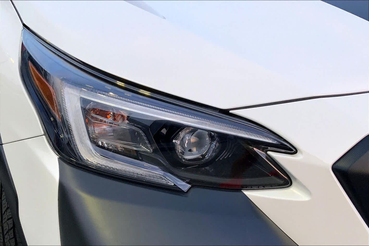 Used 2025 Crystal White Pearl Subaru Wilderness image 26