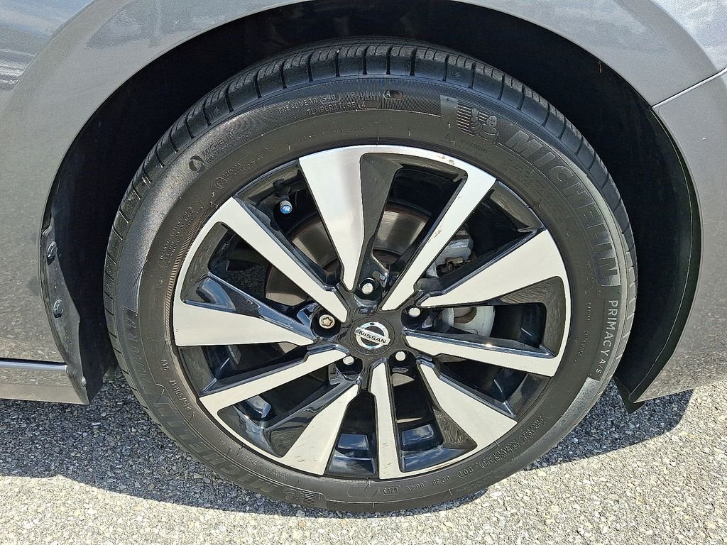 Used 2023 Gray Nissan SV image 9