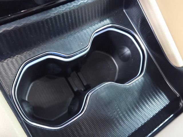 New 2026 Diamond Black Crystal Pearl-Coat Exterior Paint Jeep Limited image 24