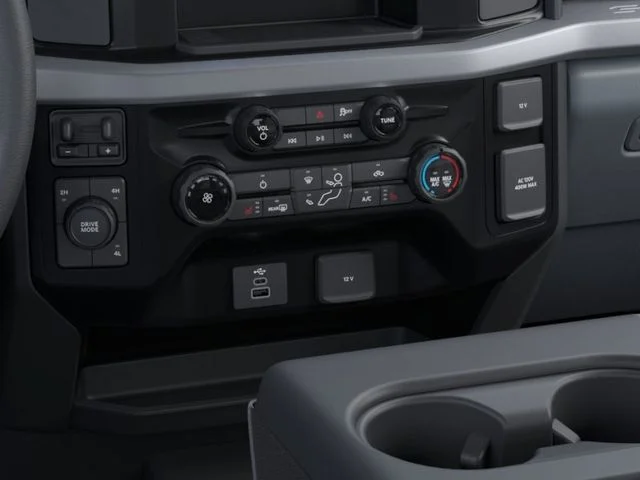 New 2026 Oxford White Ford XLT image 15