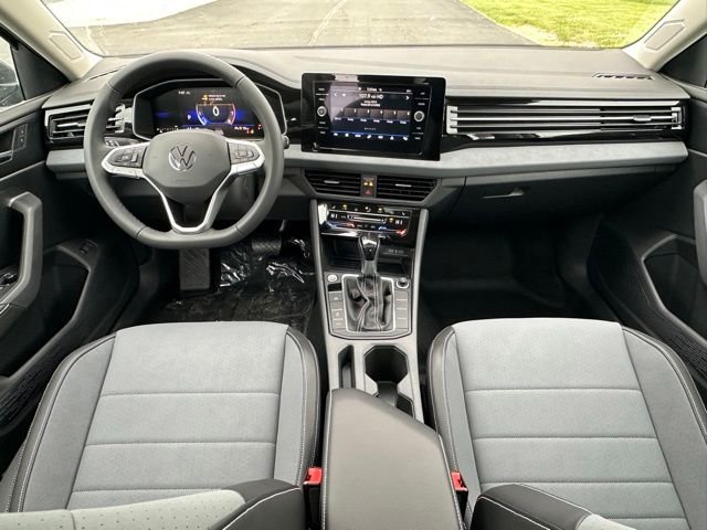 New 2026 Platinum Gray Metallic Volkswagen 1.5T SE image 29