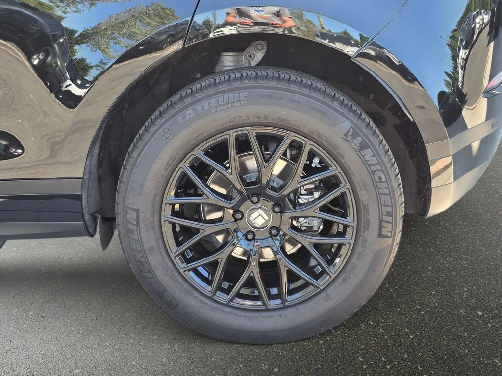 Used 2020 Black Land Rover S image 37