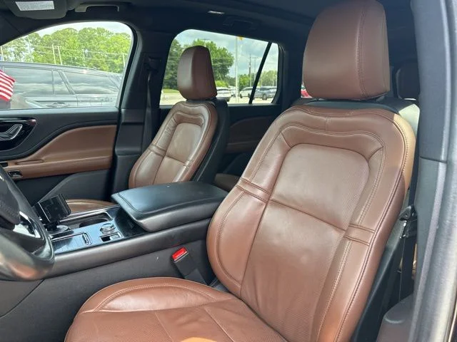 Used 2023 Black Lincoln Reserve image 6