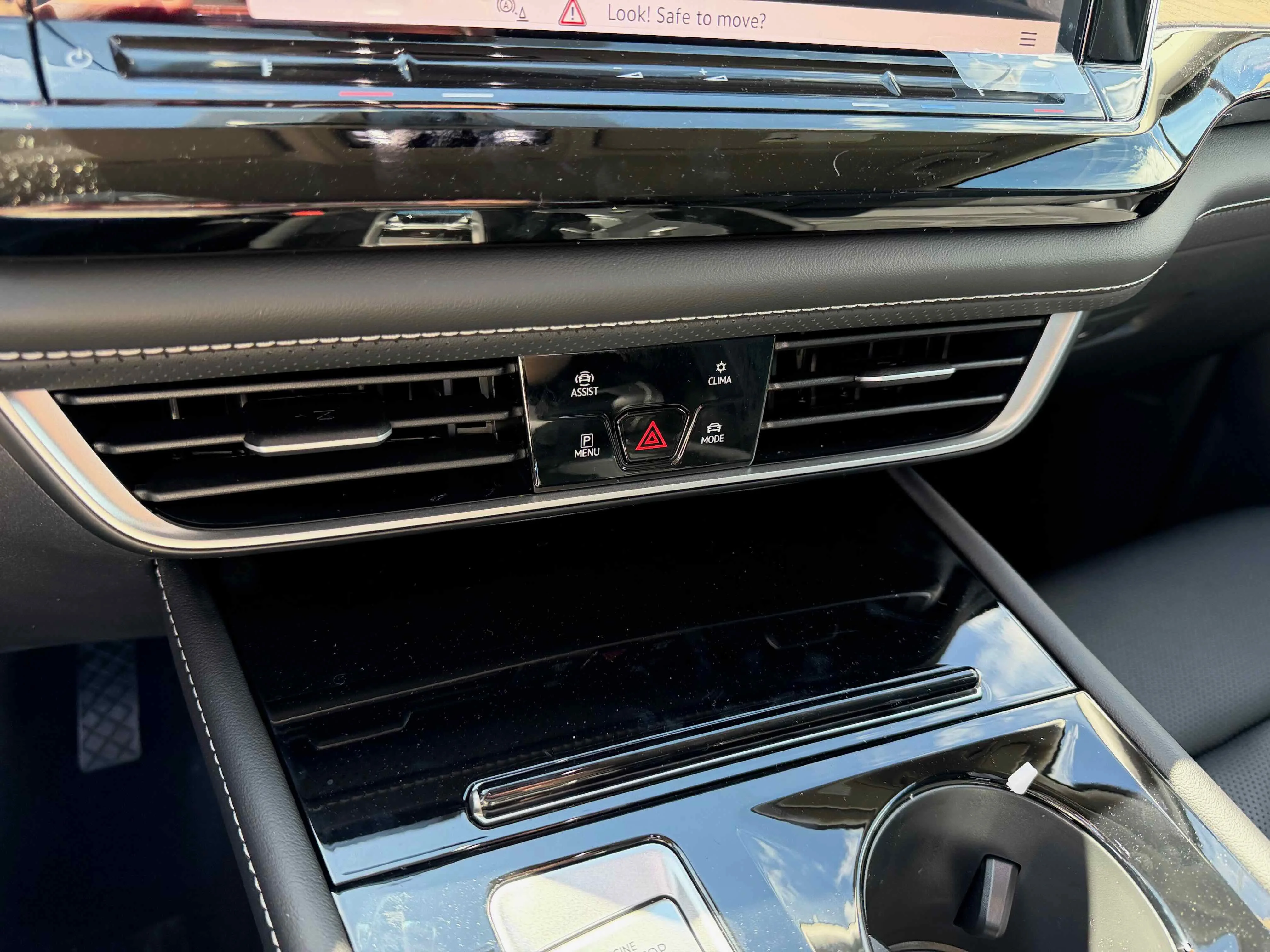 New 2026 Green Volkswagen 2.0T SE w/Technology image 21