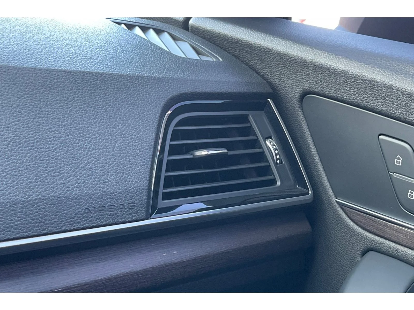 Used 2021 Manhattan Gray Metallic Audi Premium image 28