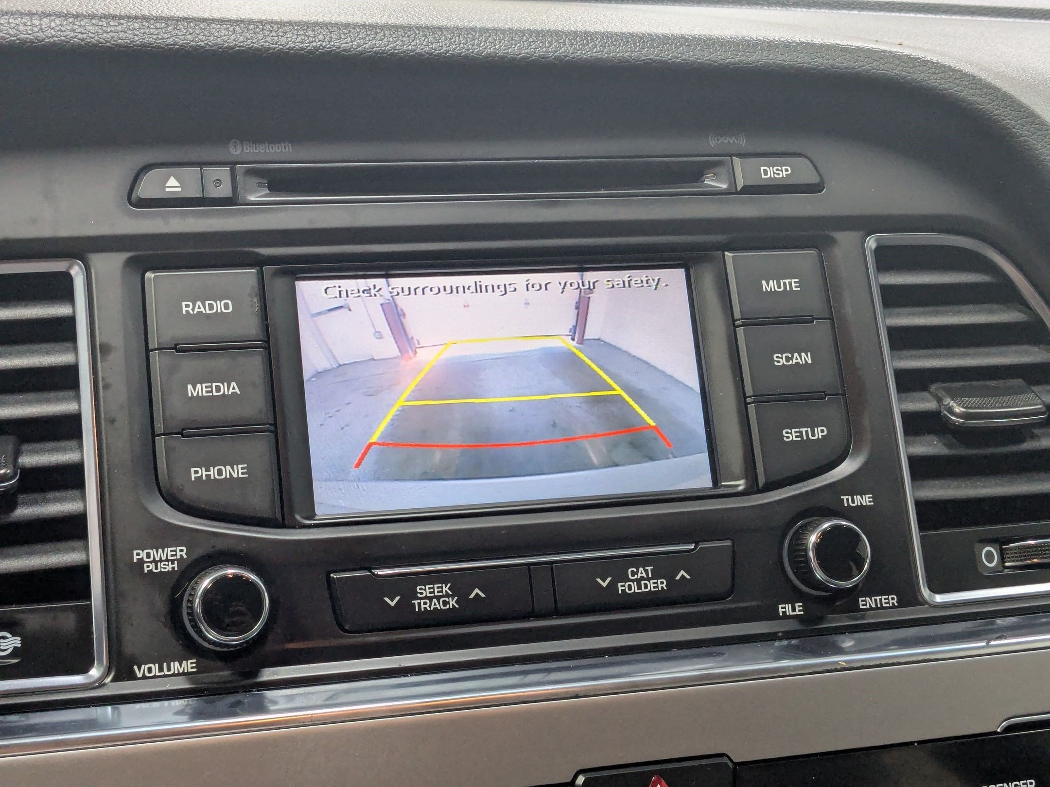 Used 2016 Starlight Silver Hyundai SE image 14