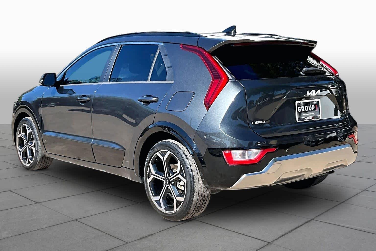 Used 2024 Graphite Gray Kia EX Touring image 12