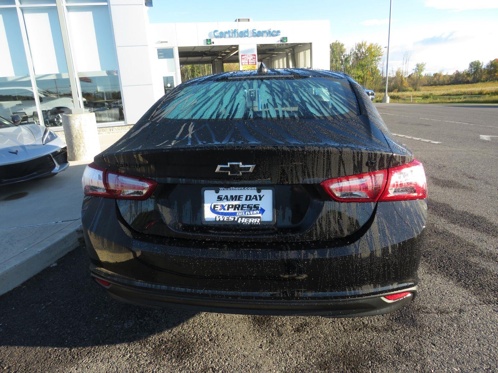 Used 2025 Mosaic Black Metallic Chevrolet LT image 9