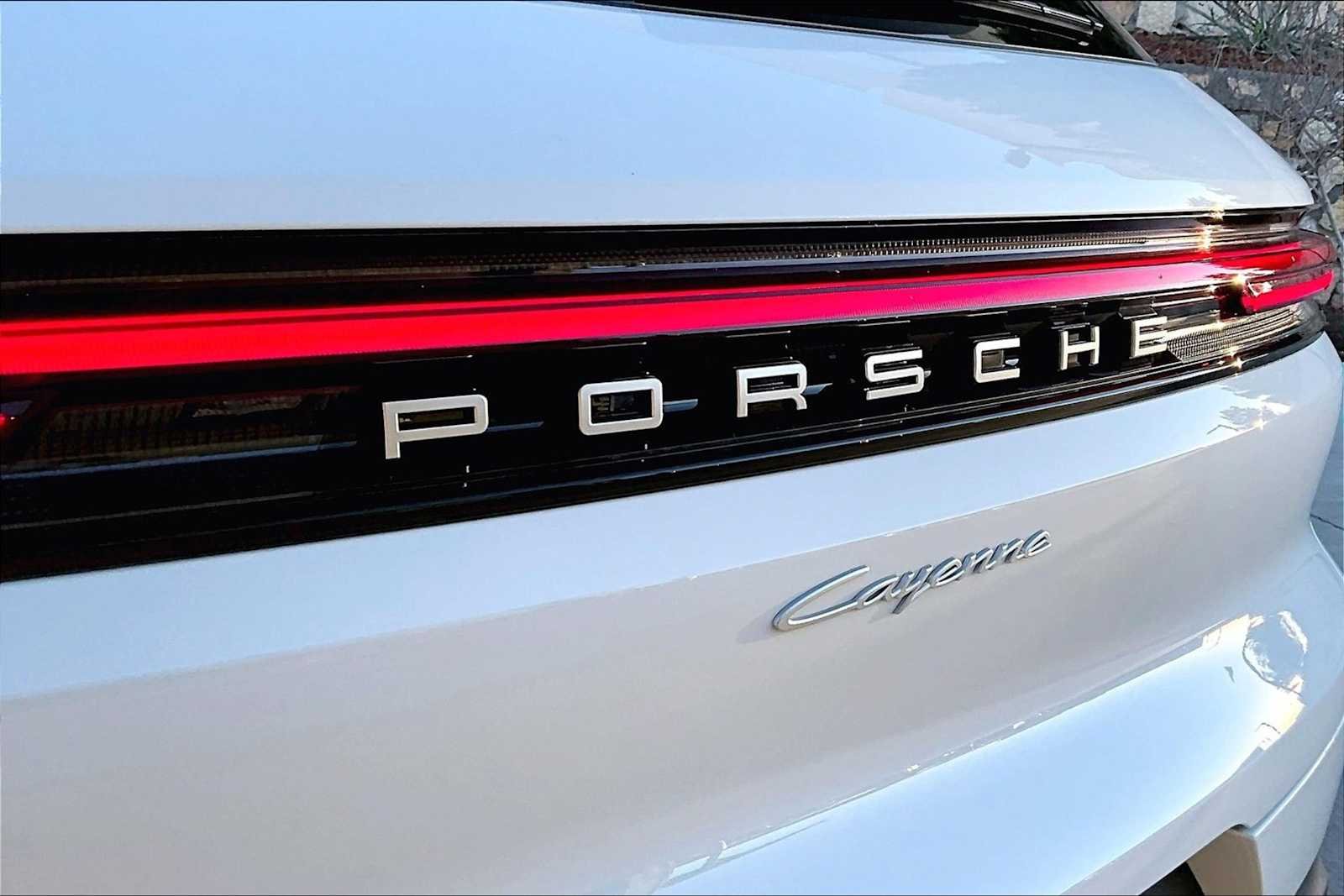 2026 Porsche Cayenne Base - Photo 24