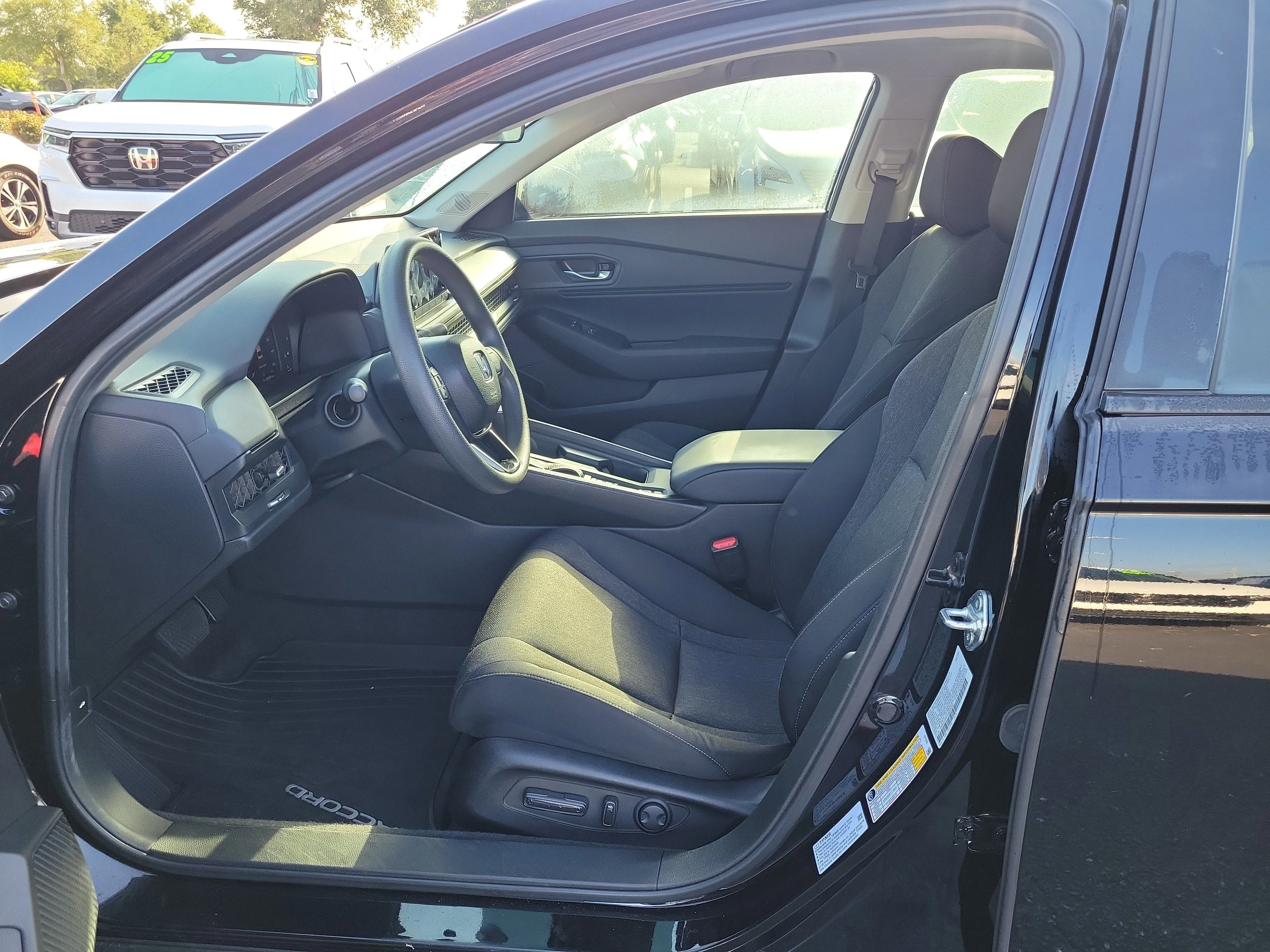 2025 Honda Accord SE - Photo 14