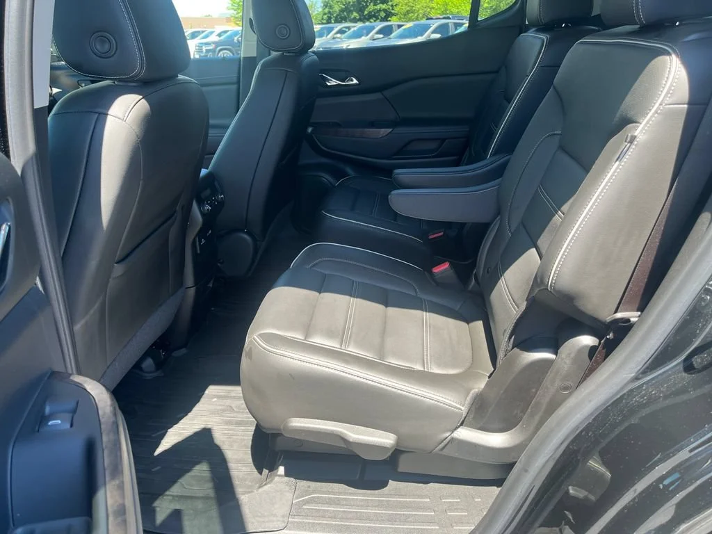 2023 GMC Acadia Denali - Photo 29
