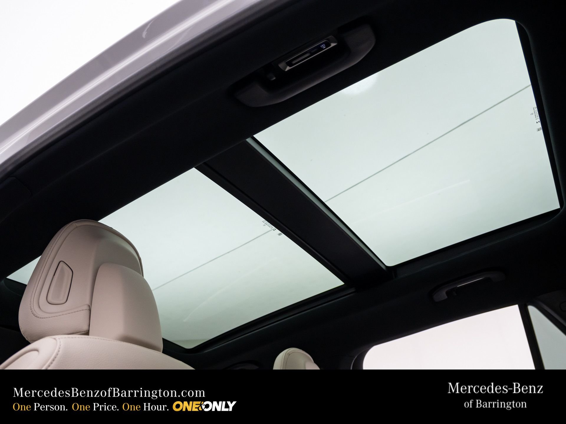 New 2026 MANUFAKTUR Moonlight White Metallic Mercedes-Benz GLC 300 image 20