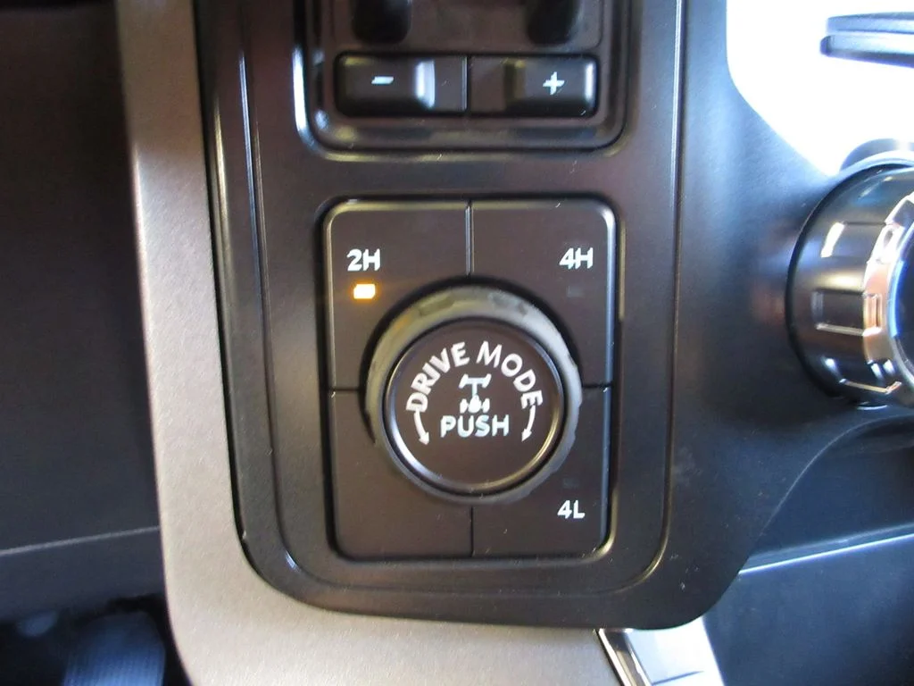 New 2026 Oxford White Ford XLT image 21