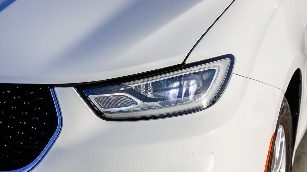 Used 2023 Bright White Clearcoat Chrysler Touring L image 5
