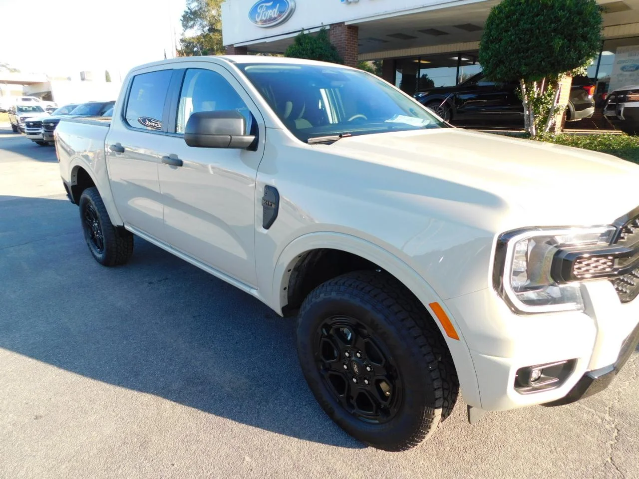 New 2025 Desert Sand Ford XLT image 2