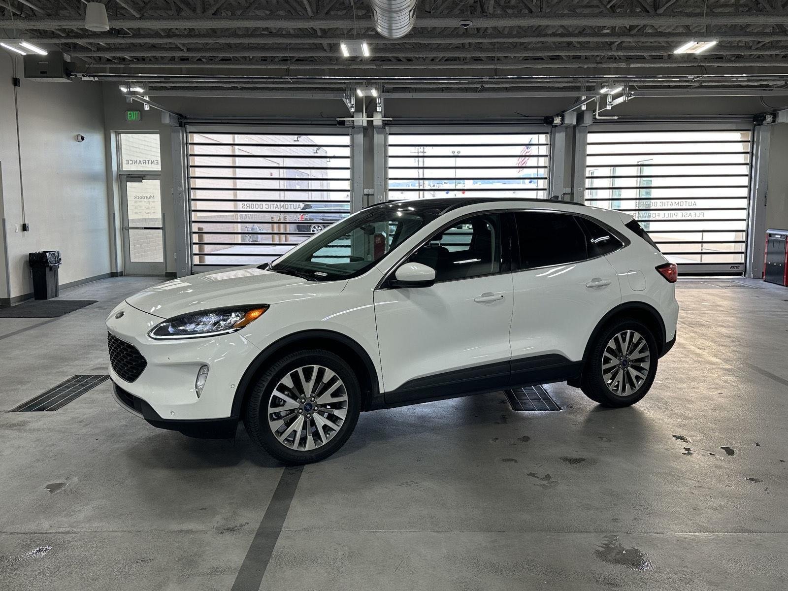 2021 Ford Escape Titanium AWD Hybrid's photo