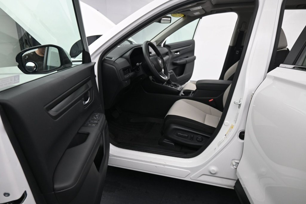Used 2024  Honda EX image 11