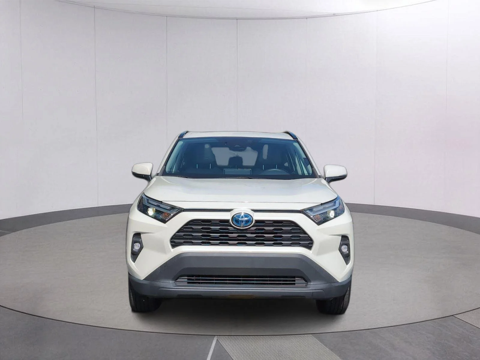 Used 2022 Blizzard Pearl Toyota Hybrid XLE Premium image 10