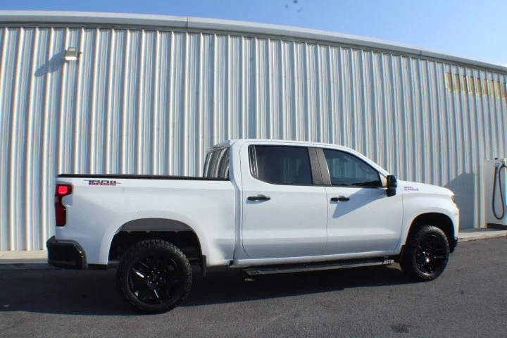 Used 2021 SUMMIT WHITE Chevrolet LT Trail Boss image 2