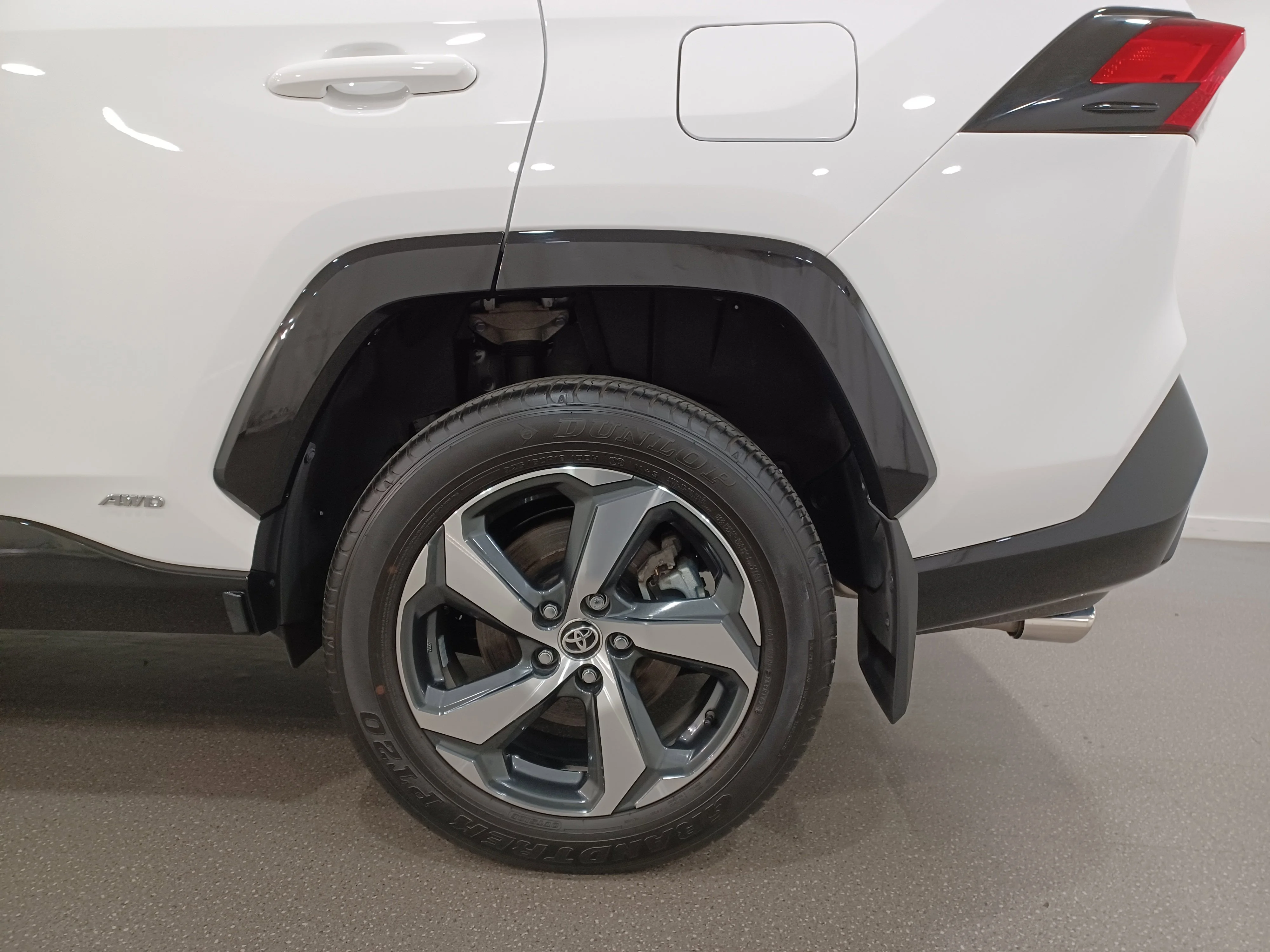 Certified Used 2025 White Toyota SE AWD PHEV*Adaptive Cruise | Remote Climate | Htd Seats &Wheel | Sunroof | Blind Spot Detection image 21