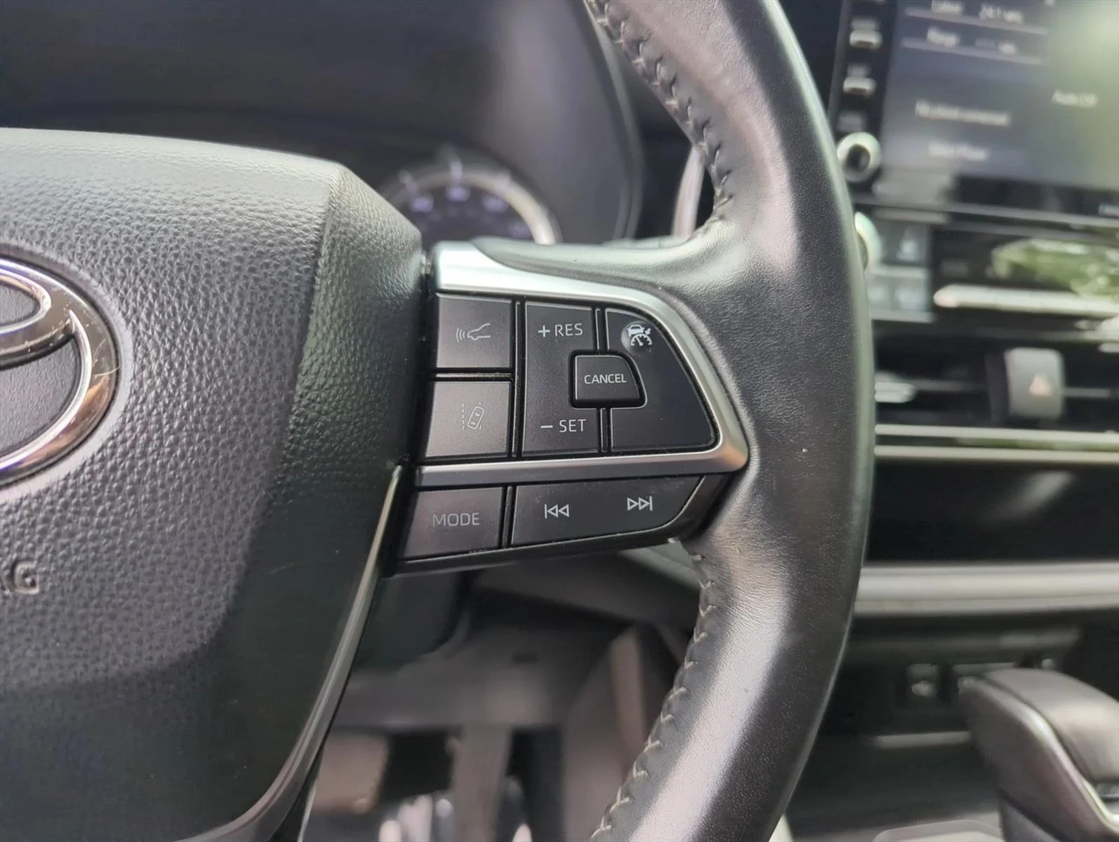 Used 2021 Midnight Black Metallic Toyota LE image 19