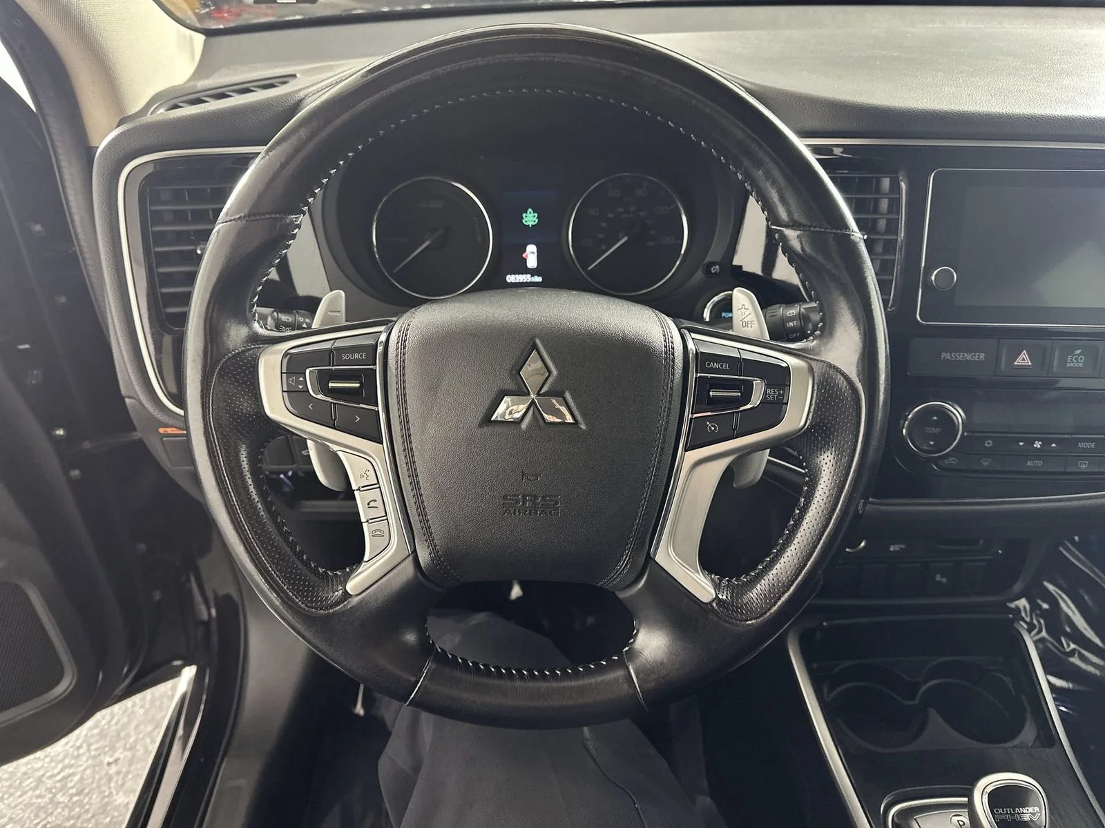 Used 2018 Black Mitsubishi SEL image 14