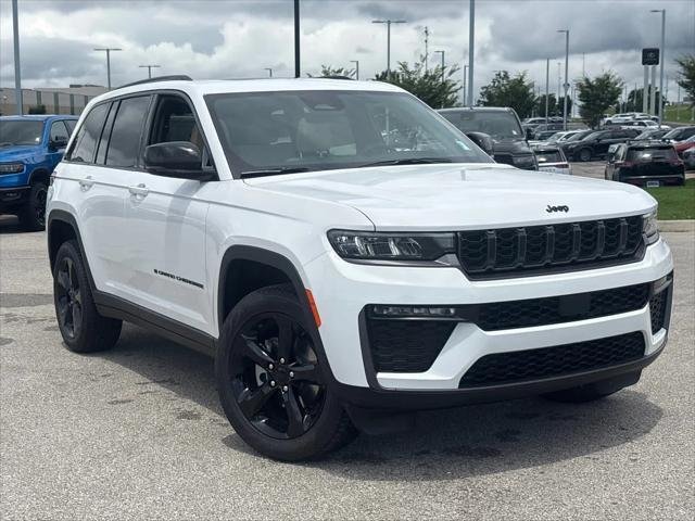 New 2026 Bright White Clear-Coat Exterior Paint Jeep Limited image 2