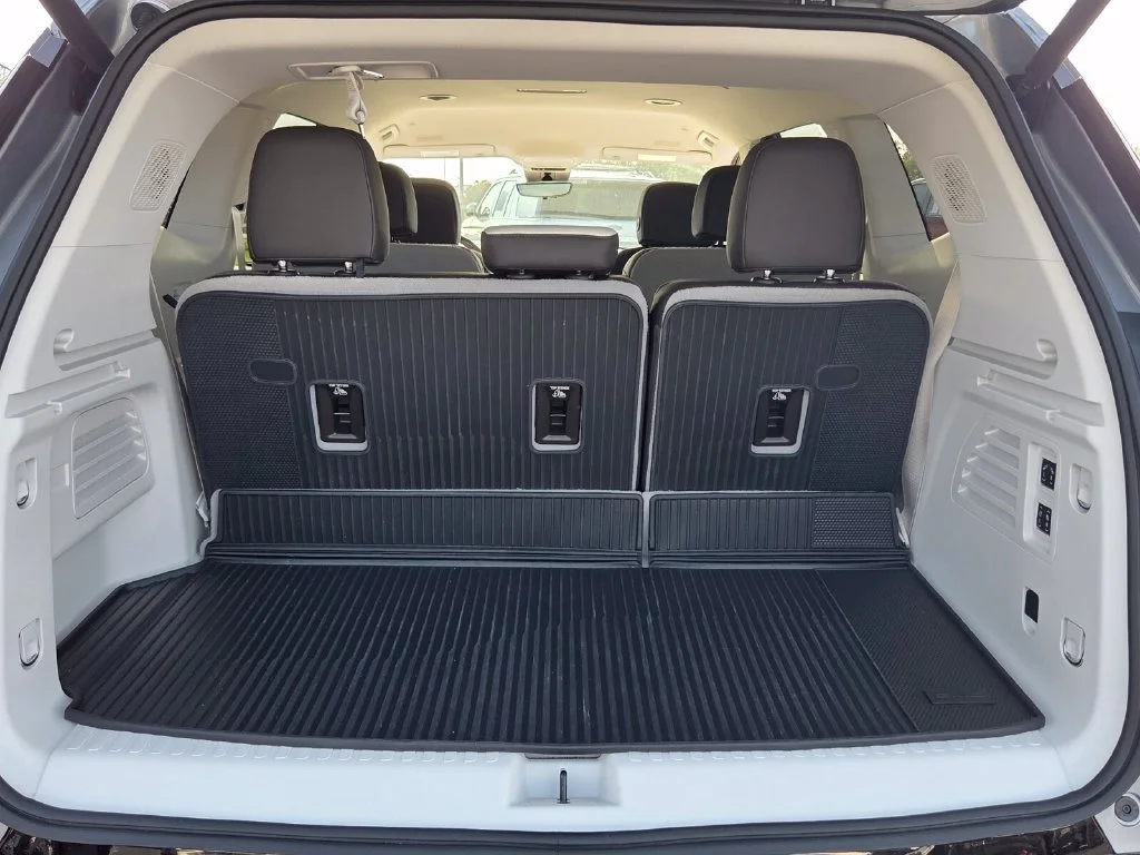 Used 2026 Sterling Metallic GMC Denali image 12