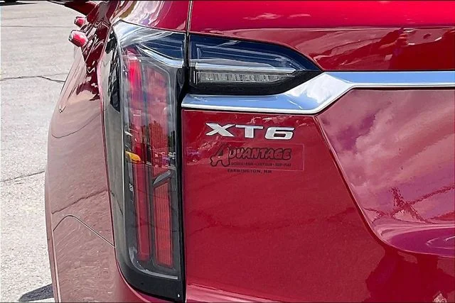Used 2020 Red Cadillac Sport image 32