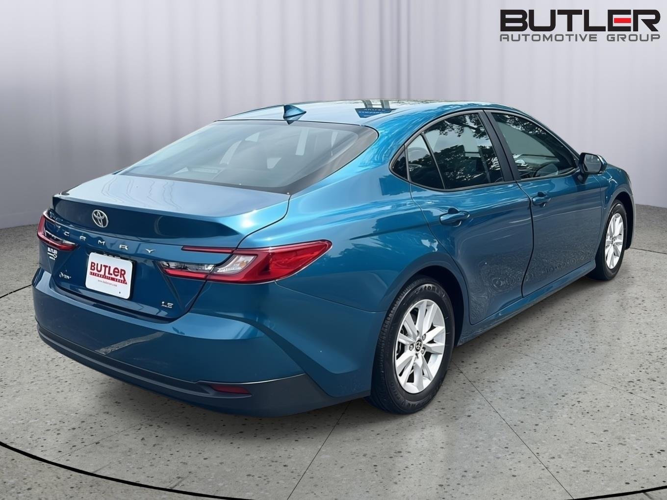 Used 2025 Ocean Gem Toyota LE image 6