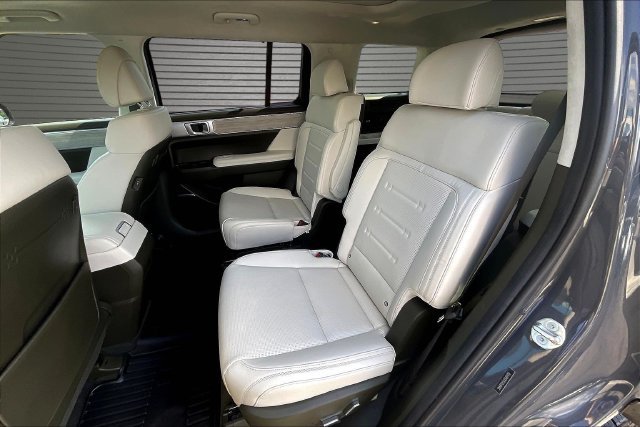 Used 2025 Gray Hyundai Calligraphy image 24