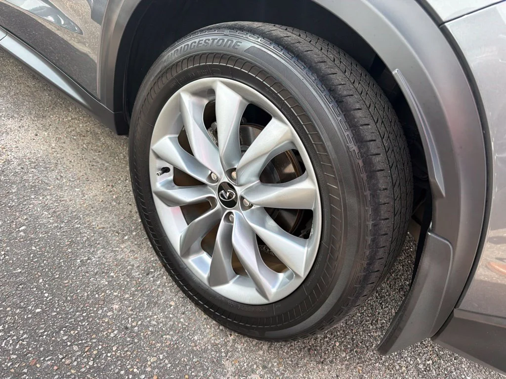 Used 2022 Graphite Shadow INFINITI LUXE image 9