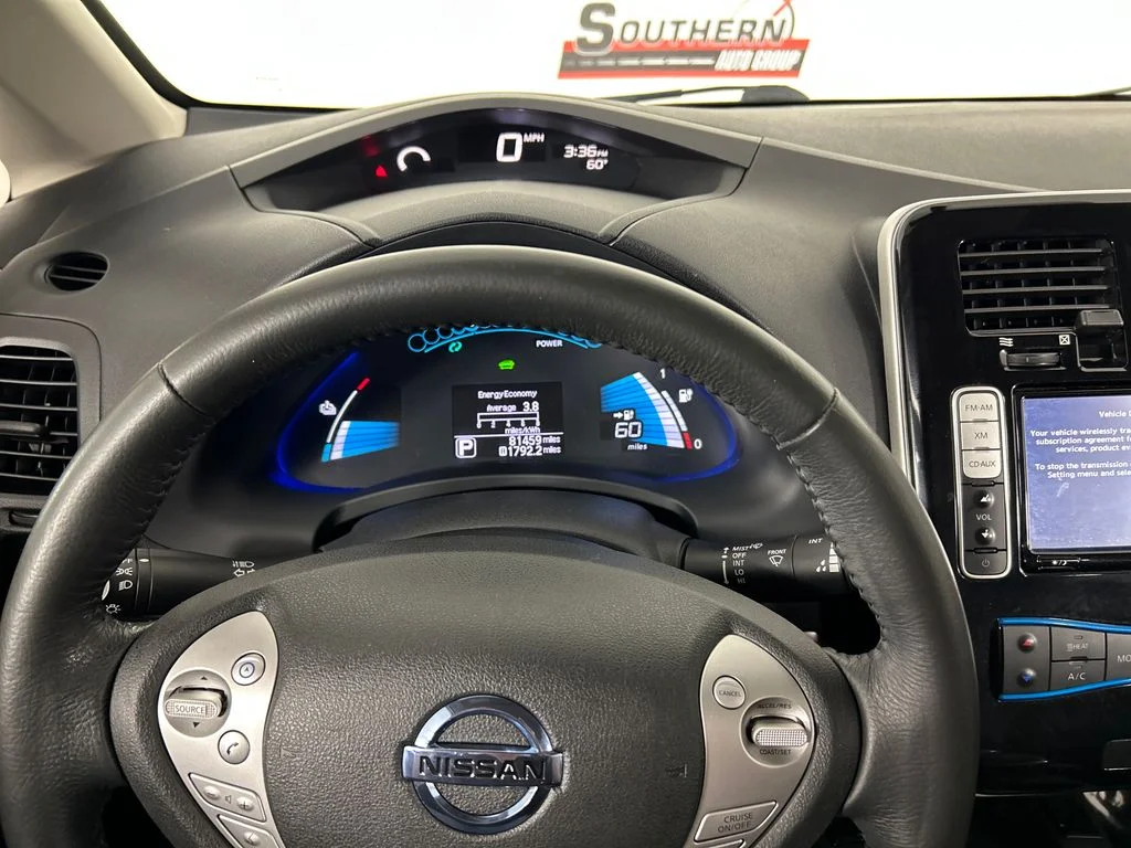 Used 2015 Silver Nissan SV image 14