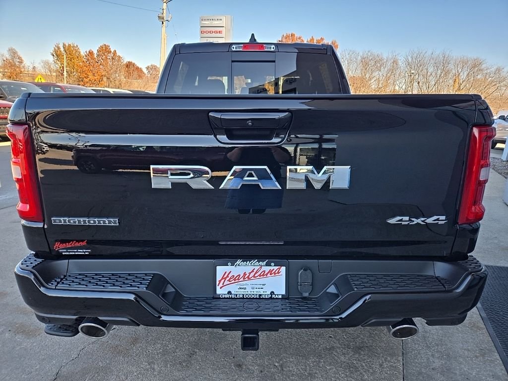 New 2026 Diamond Black Crystal Pearl-Coat Exterior Paint RAM Big Horn/Lone Star image 9