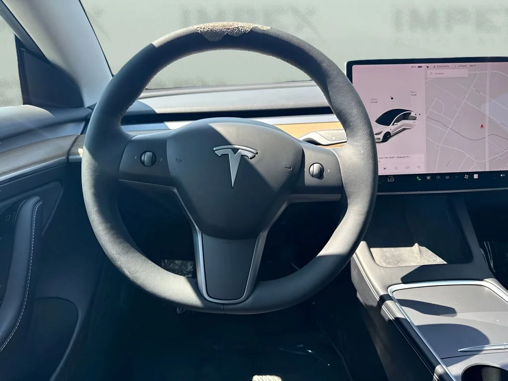 Used 2021  Tesla Standard Range Plus image 9