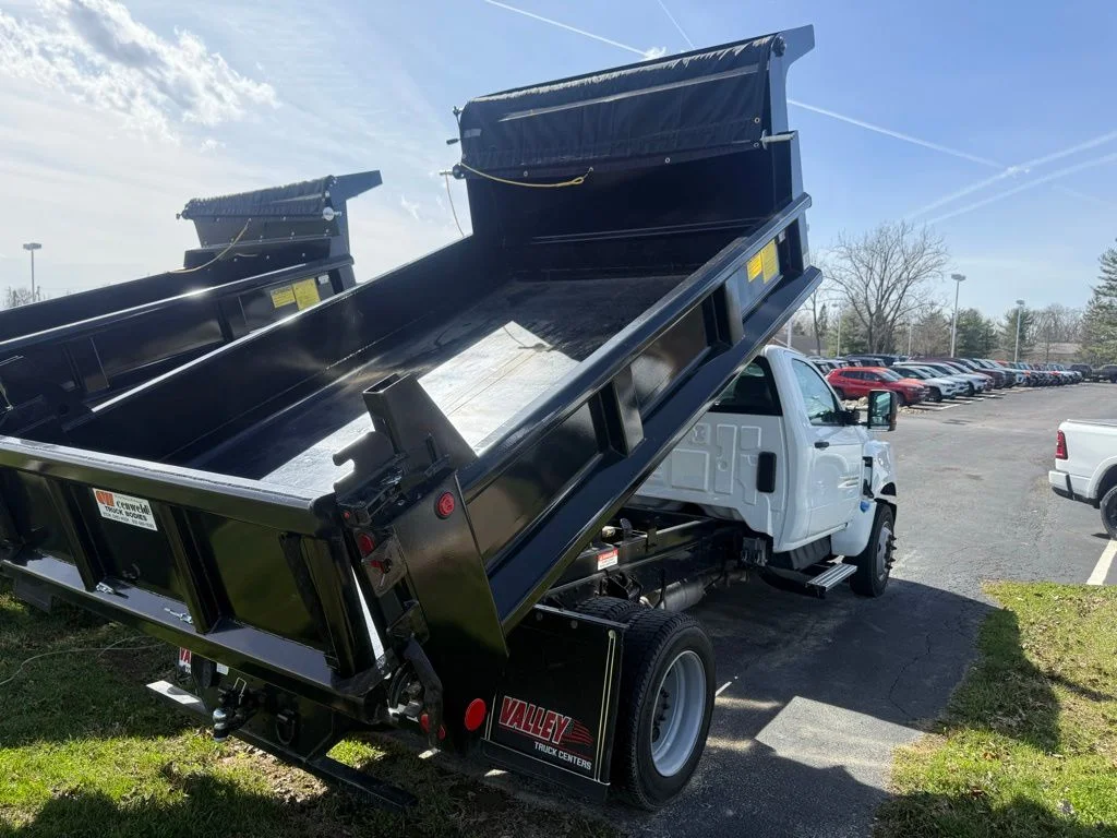 Used 2022 White Chevrolet DUMP image 3