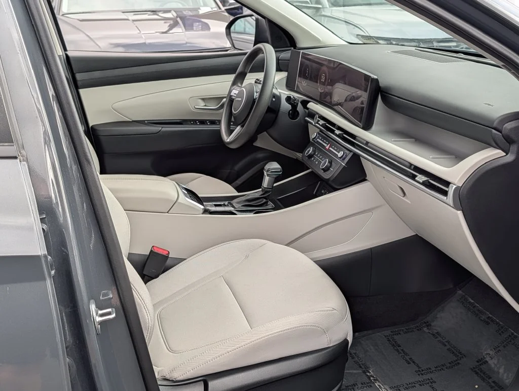 Used 2025 Gray Hyundai SE image 9