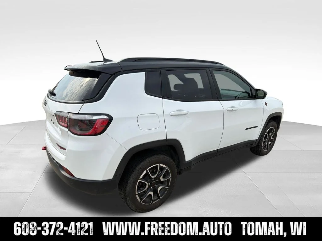 Used 2025 White Jeep Trailhawk image 8