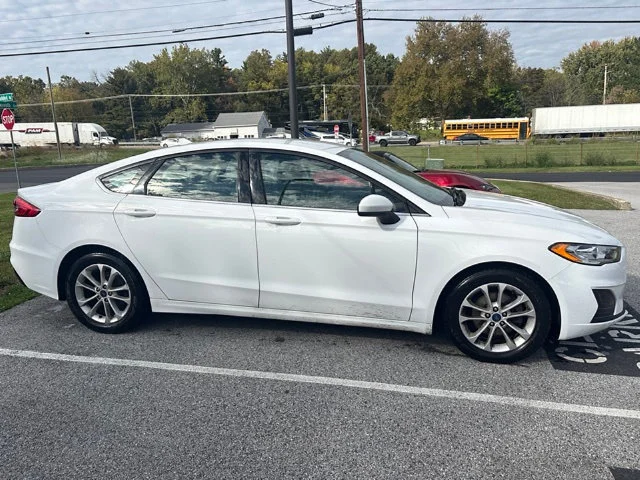 Used 2020 White Ford SE image 4