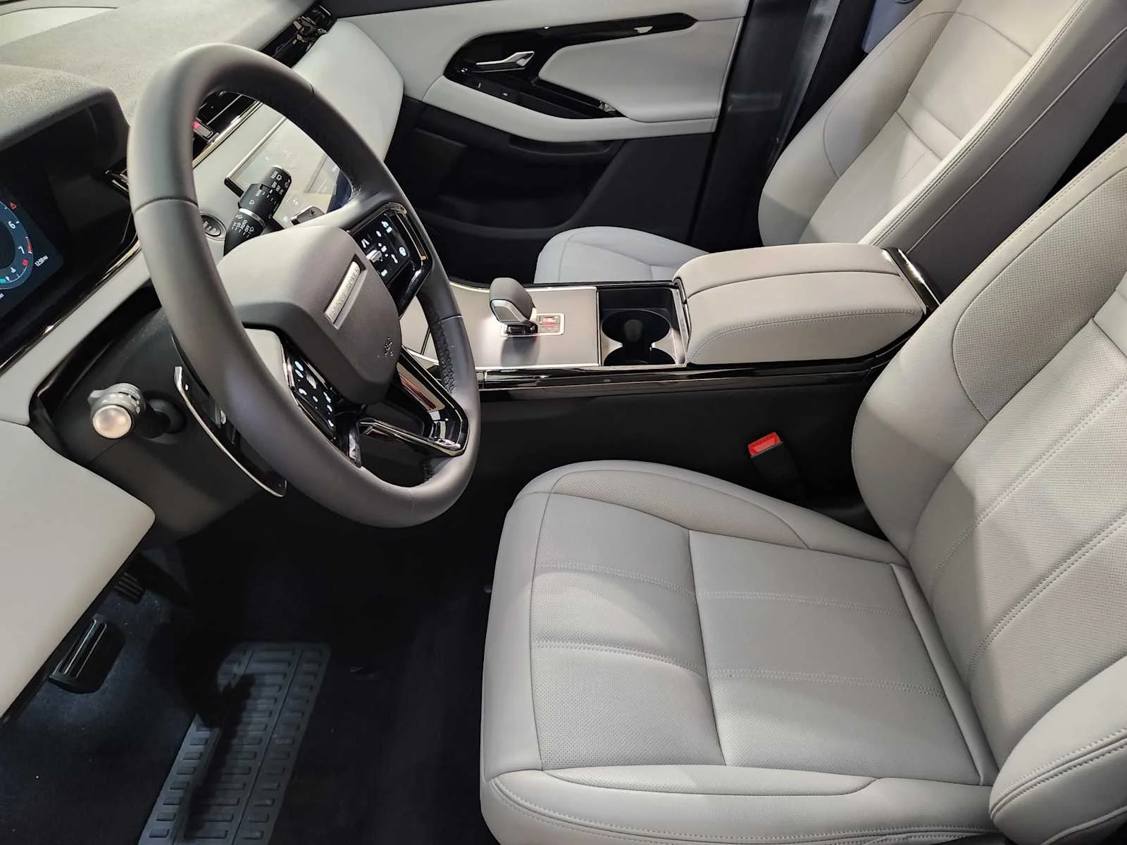 New 2026 Eiger Grey Metallic Land Rover Core S - AWD image 21