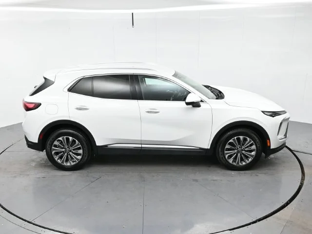 Used 2024 Summit White Buick Preferred image 39